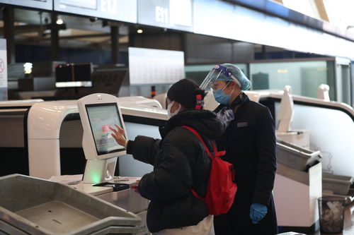 春运首日,东航云南特色服务为旅客提供便利